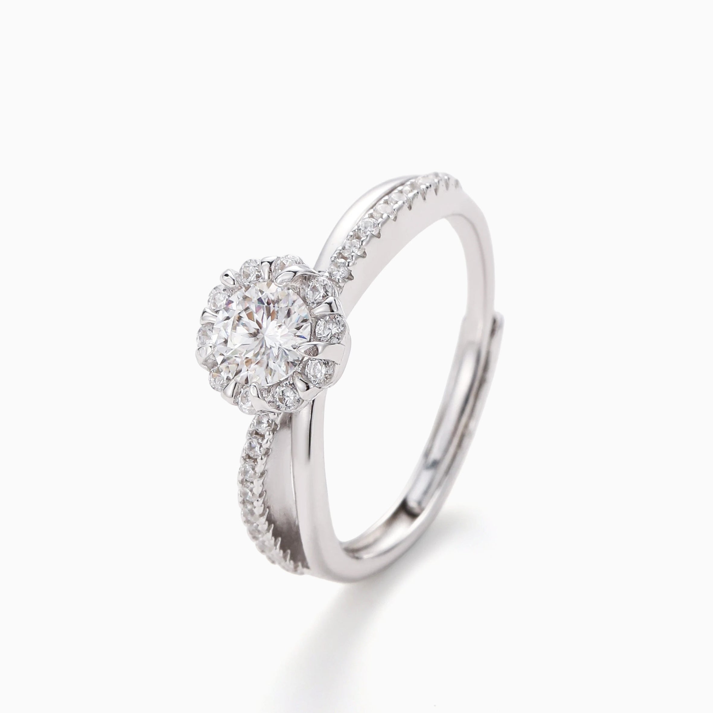 CLASSIC MOISSANITE SOLITAIRE ENGAGEMENT RING