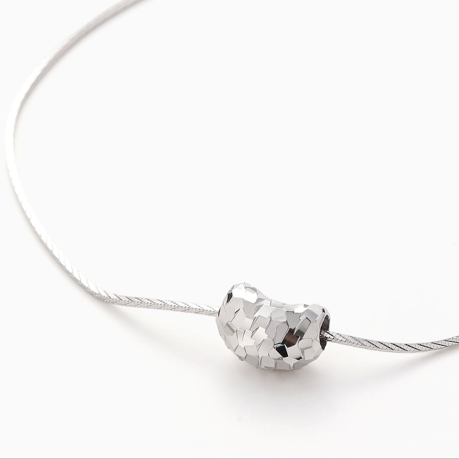 FORM STUDY LASER CUT BEAN PENDANT NECKLACE WITH HIGH REFLECTIVE SHINE