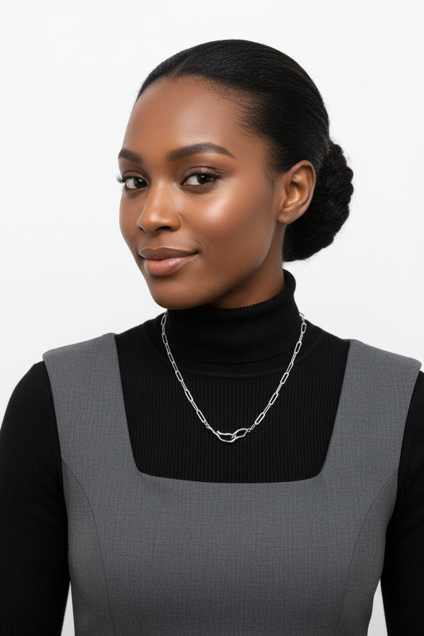 THE BASIC S925 STERLING SILVER HAND SHAKE PAPERCLIP NECKLACE