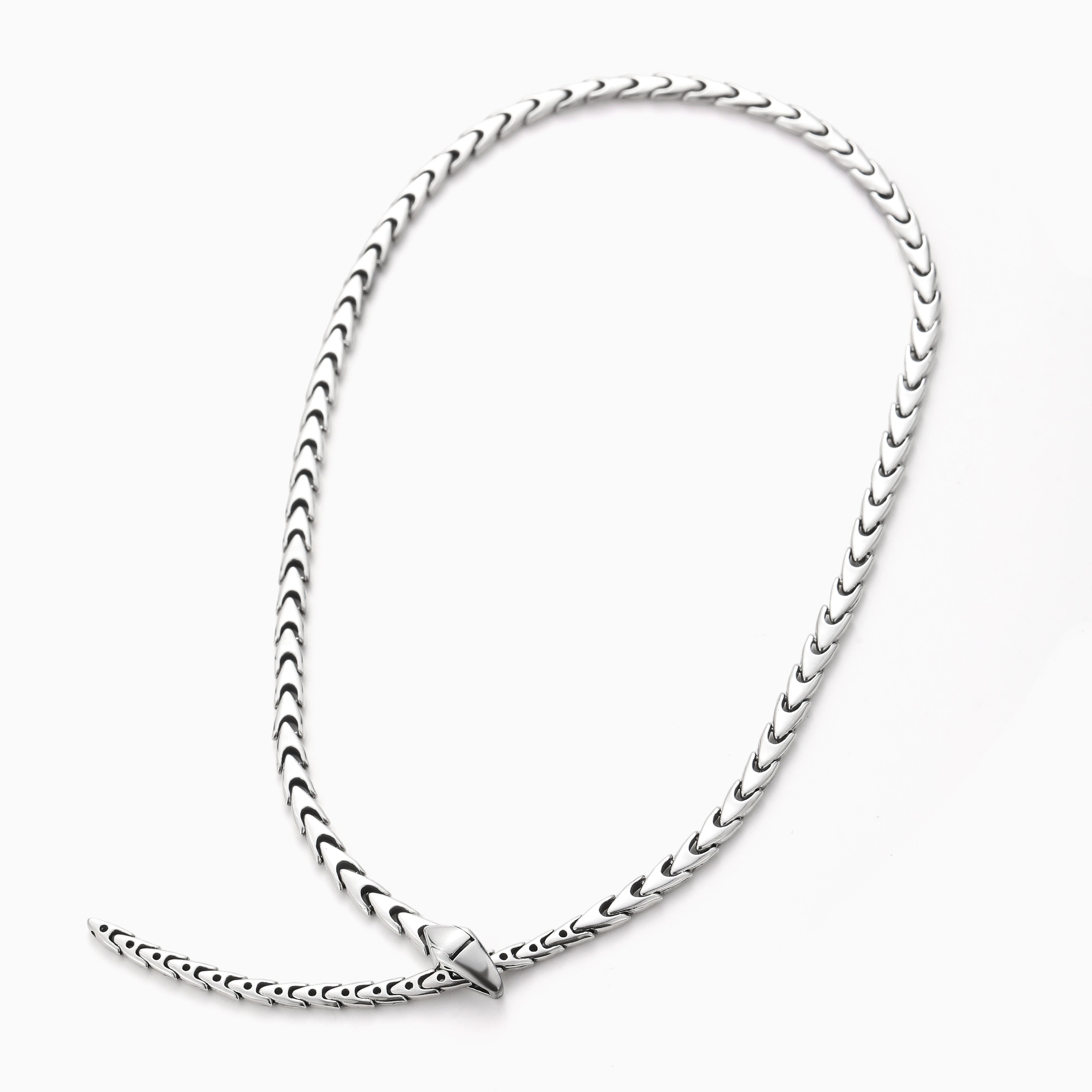 SNAKE CHAIN NECKLACE