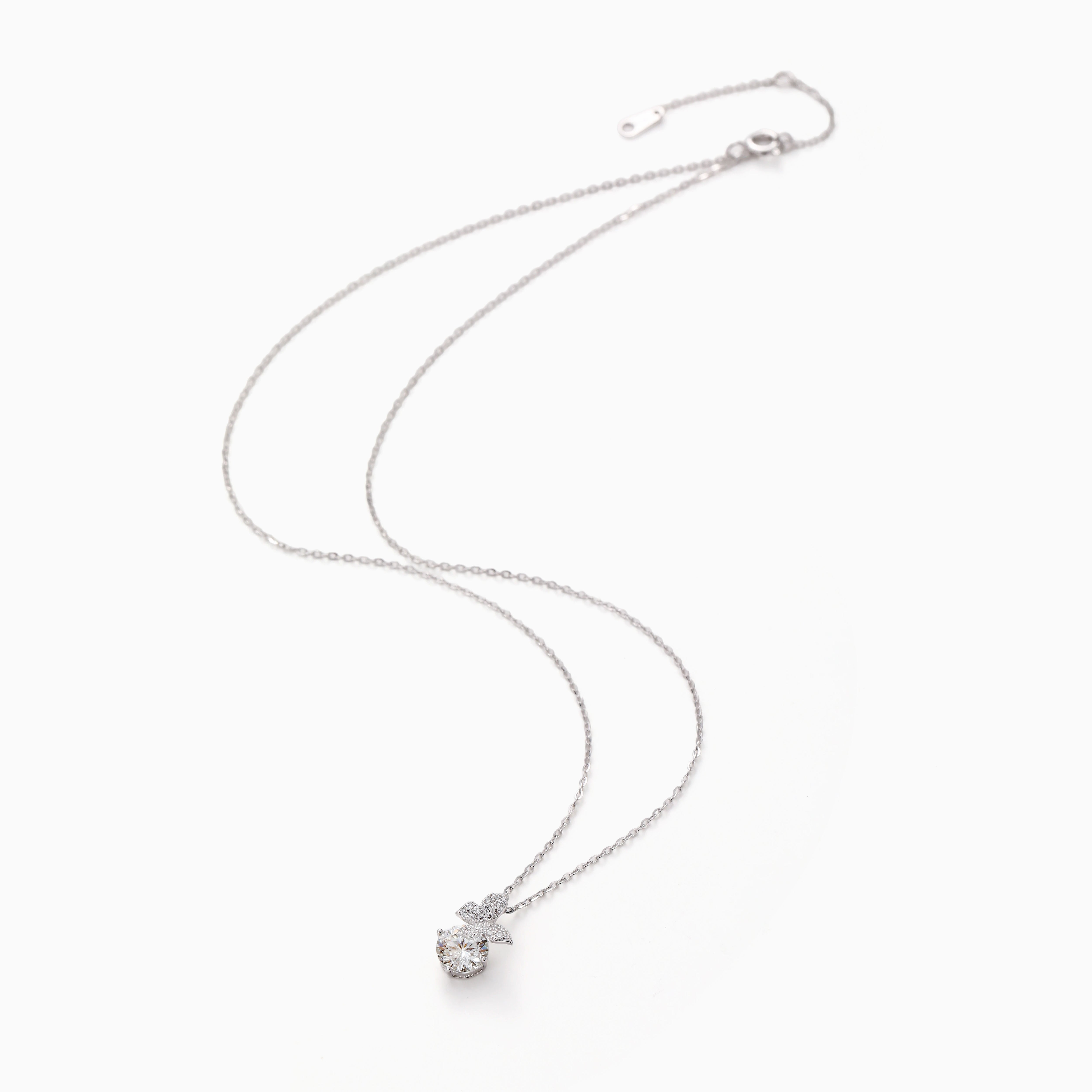 BUTTERFLY IN FLIGHT MOISSANITE PENDANT CHAIN