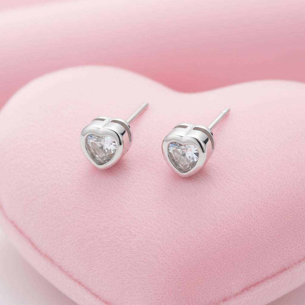 SIMPLE HEART STERLING SILVER STUDS